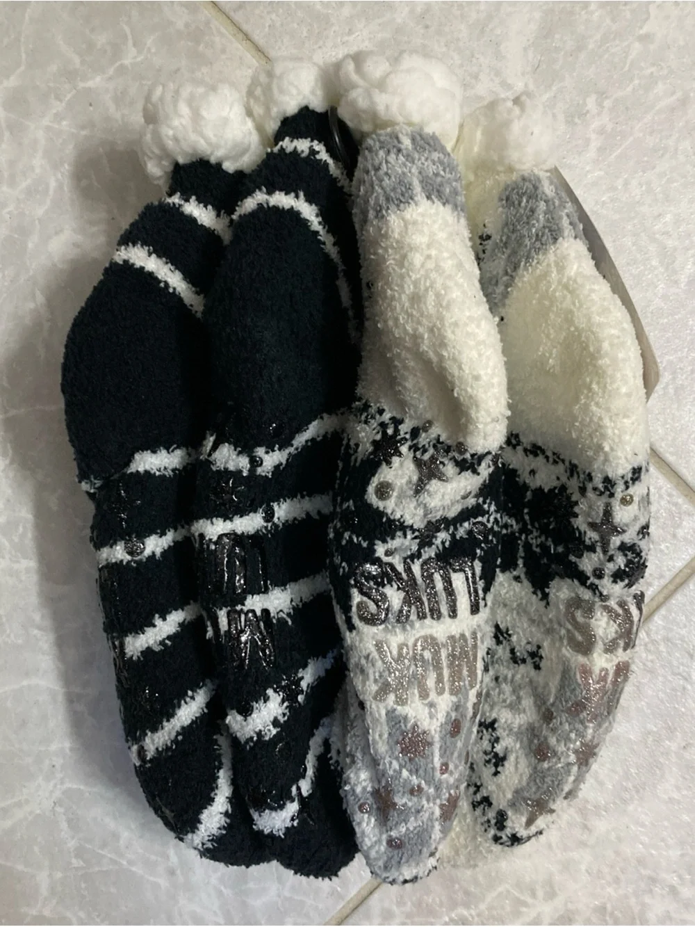 Muk Luks Women's Short Cabin Socks One Size Two Pair New with Tags